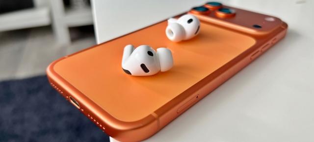 Apple AirPods Pro 3 Review: primele căşti wireless cu senzor de puls şi confort sporit
