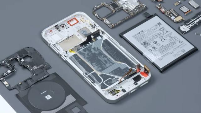 <b>OPPO Find X9 Pro disecat în faţa camerei; Ce secrete ascunde?</b>OPPO a dezvăluit telefoanele Find X9 şi Find X9 Pro în China în această săptămână şi am aflat recent că vor debuta global pe 28 octombrie. Până atunci avem o disecţie a lor în faţa camerei. Canalul YouTube WekiHome din China a postat acest teardown