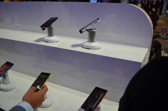 MWC 2013: Nokia Lumia 520 Într-o experiență hands on colorată (Video): nokia_lumia_520_07jpg.jpg