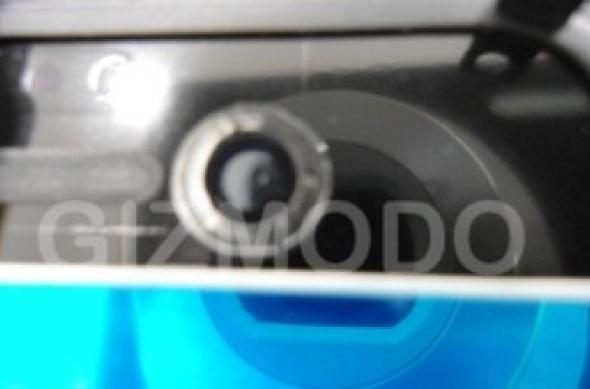 Avem doar iPhone 4S mâine?! Noul terminal Apple fotografiat În Brazilia: medium_braziliphoneb_wtmk.jpg