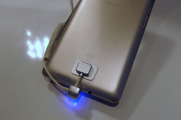 MWC 2013: ASUS FonePad Întors pe toate părțile la standul ASUS din Barcelona (Video)