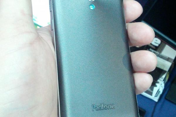 Hands-on Mobilissimo.ro cu ASUS PadFone În cadrul IT Congress 2012 (Video)