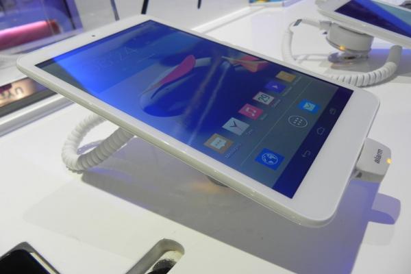 MWC 2014: Alcatel OneTouch Pop 7S hands on preview - o tabletă 4G cu preț accesibil și KitKat la bord (Video)