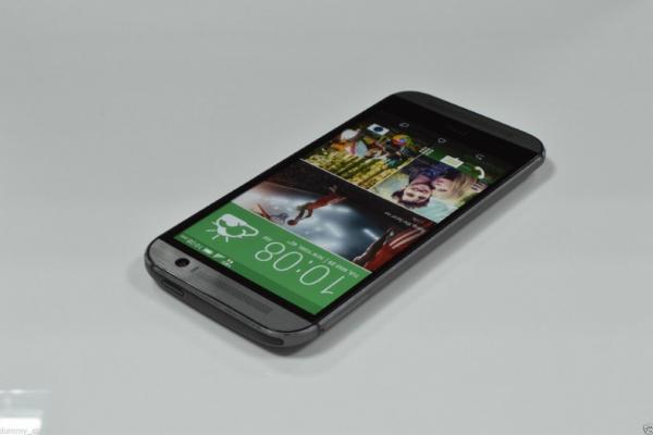 Noul HTC One apare pe eBay, cu un preț de 499.99 dolari, branding Verizon; Avem și poze cu o machetă de nou One!