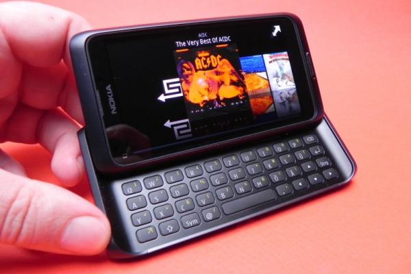 Review Nokia E7 - Mobilissimo vă aduce un nou capitol din istoria Symbian^3 În ziua lansării lui E7 În România!