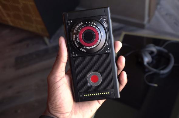 Fotohrafii hands-on RED Hydrogen One: 2017-08-02_20-04-06.jpg