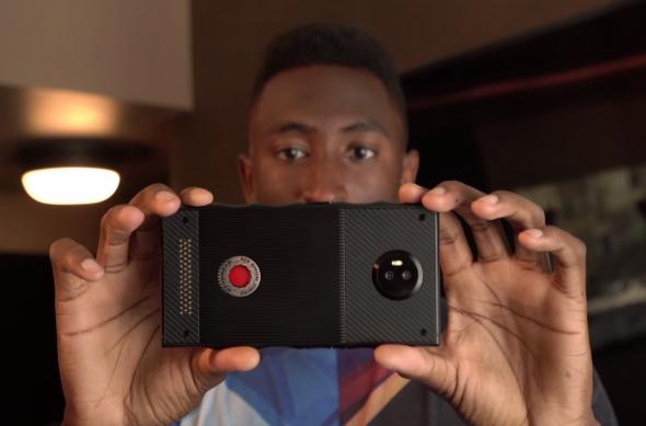 Fotohrafii hands-on RED Hydrogen One: 2017-08-02_20-02-30.jpg