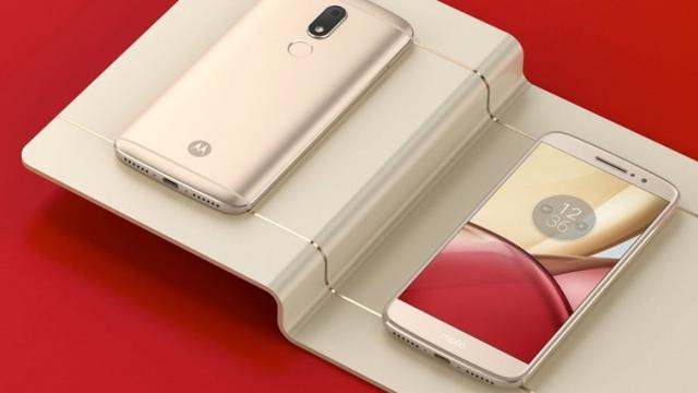 <b>Motorola Moto M are un preț excelent pe GearBest; se vinde pentru doar 169.99 dolari</b>Continuă ofertele zilnice și în oferta GearBest, retailer care ne propune acum telefonul Motorola Moto M la prețul de numai 169.99 dolari. Acesta este un phablet de 5.5 inch pe care îl testam la începutul primăverii și care dispunde de un pachet