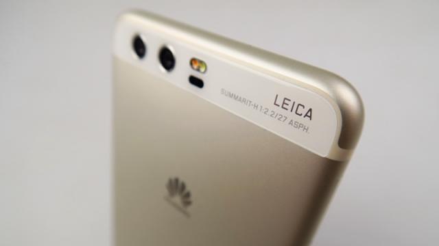 <b>Huawei ar putea detrona Apple în trimestrul 3 al acestui an, ocupând astfel locul 2 în topul celor mai mari producători de smartphone-uri</b>O companie aflată pe cai mari în acest an este și Huawei, firmă ce se bucură de puternica apreciere a publicului și asta datorită produselor aduse la vânzare în zona smartphone. Prețurile accesibile dar și calitatea acestora i-a convins pe mulți 