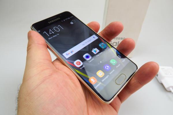 Samsung Galaxy A3 (2016) - Unboxing