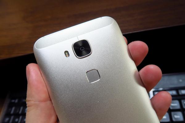 Huawei G8: Cameră cu surprize plăcute în zona low light