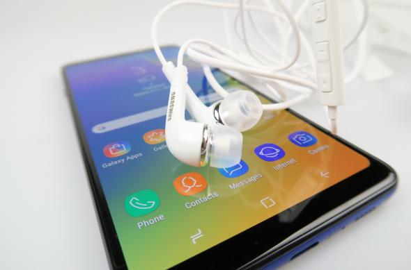 Samsung Galaxy A9 (2018) - Galerie foto Mobilissimo.ro: Samsung-Galaxy-A9-2018_032.JPG