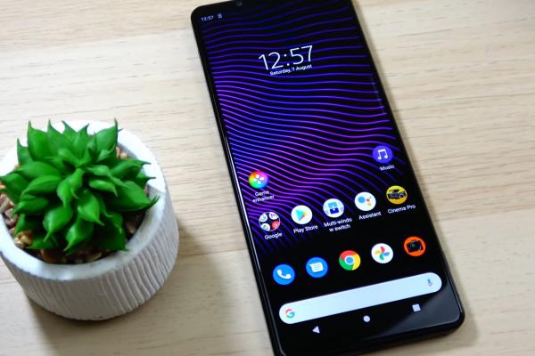 Sony Xperia 1 III: OS, UI, aplicaţii oscilând între stock şi multitasking avanst + divertisment
