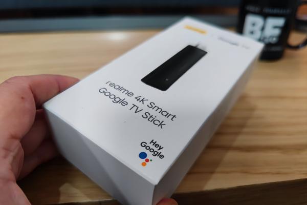 realme 4K Smart Google TV Stick - Unboxing