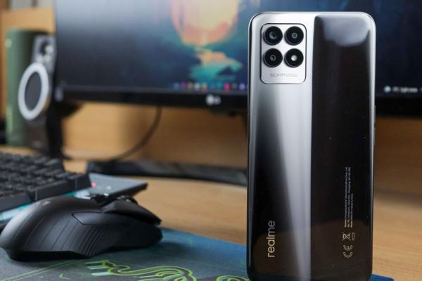Realme 8i: Design plăcut și construcție solidă