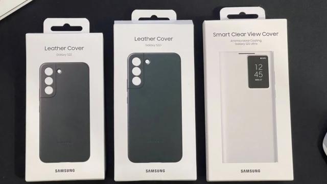 <b>Husele oficiale pentru Galaxy S22, S22+ și S22 Ultra apar în imagini reale! Variante din piele și smart, Clear View Cover</b>Seria Galaxy S22 a înregistrat un număr record de scăpări, specificațiile noilor modele din lineup fiind dezvăluite în detaliu. Cea mai recentă scăpare ne-a adus randări pentru presă pentru smartphone-uri și multe confirmări privind specificațiile