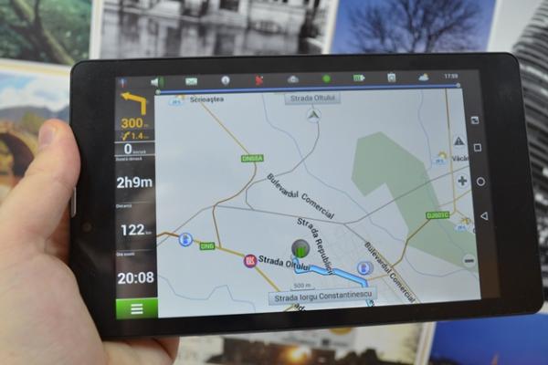 Prezentare Navitel T500 3G: Tabletă de 7 inch cu rol de sistem de navigație GPS și conectivitate 3G