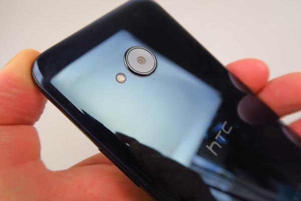HTC U11 Life: Design de HTC U11, doar că mai compact
