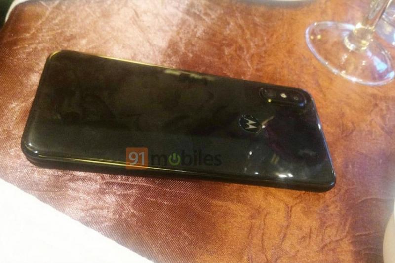 Leak Motorola Moto One și One Power (fotografii): Moto-One-image-Leak-2.jpg