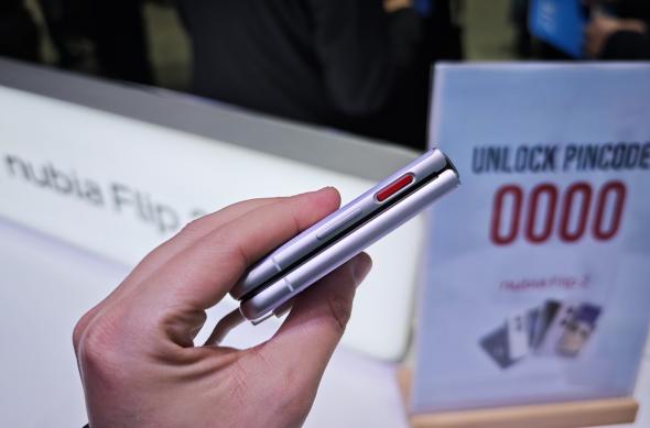 ZTE Nubia Flip 2 - Fotografii hands-on (MWC 2025): IMG_20250303_115441.jpg