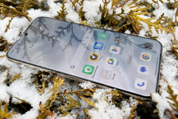 realme 14 Pro+: Display-ul trece "testul Barcelona"