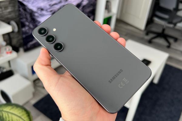 Samsung Galaxy S24 FE: Conectivitate cu de toate, nu ai lipsuri