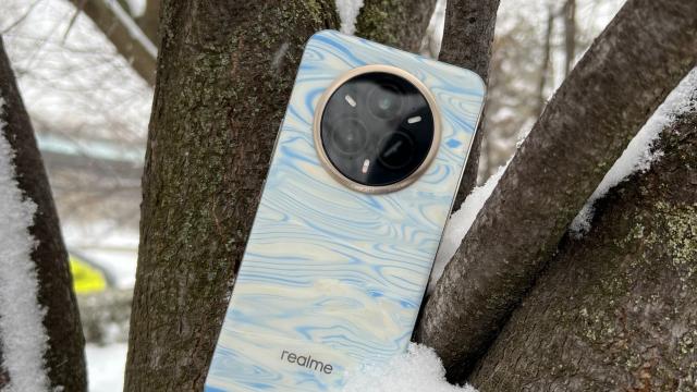 <b>realme 14 Pro+: Cameră pentru exploratori urbani, testată în condiții de iarnă veritabilă - zoom eficient chiar și noaptea</b>Dacă arunci o privire asupra dotărilor foto livrate de realme 14 Pro+ vei vedea că realme nu s-a zgârcit la acest capitol și nu a făcut sacrificii, descoperind și elemente inedite precum un smartphone de 2000 de lei precum camera 