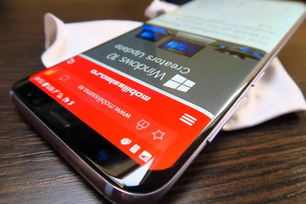 Samsung Galaxy S8: Display curbat superb, extra luminos, aspectuos, imersiv