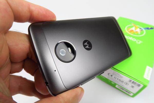 Motorola Moto G5 Unboxing: midranger-ul de la MWC 2017 ajunge în România şi la noi la test cu o cutie primăvăratică (Video)