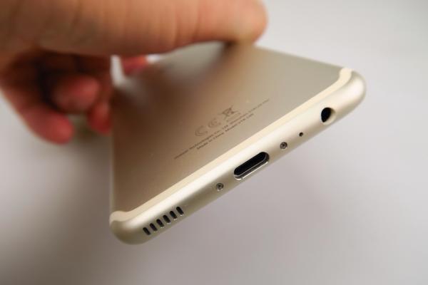 Huawei P10: Multimedia fără stereofonie, dar cu volum ridicat și de calitate