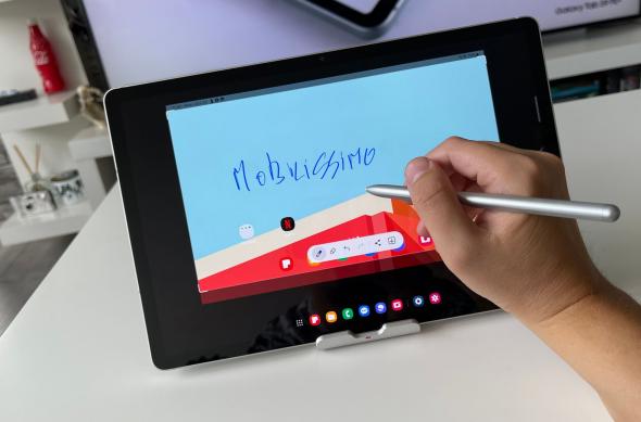 Samsung Galaxy Tab S9 FE+ - Fotografii: Samsung-Galaxy-Tab-S9-FE-Plus_015.jpg