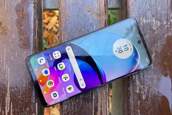 Motorola moto G14: OS aproape stock, plus personalizare și suita de aplicații Google la bord
