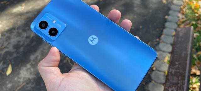 Motorola moto g14: Design arătos cu alură premium, mai ales pe albastru