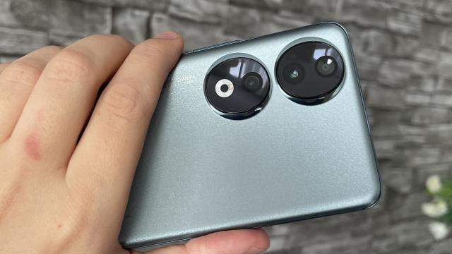 <b>Turul Magazinelor #1348: Monitor MARE la sub 1100 lei, Honor 90 s-a ieftinit, Google Watch 2 în România</b>Peste o săptămână la ora asta vor dudui cafetierele pentru că urmează o noapte albă, în care ne pregăti de Black Friday-ul principal, cel de la eMAG. Până atunci continuăm să vânăm oferte şi să le includem în Turul Magazinelor, ajuns la episodul #1348