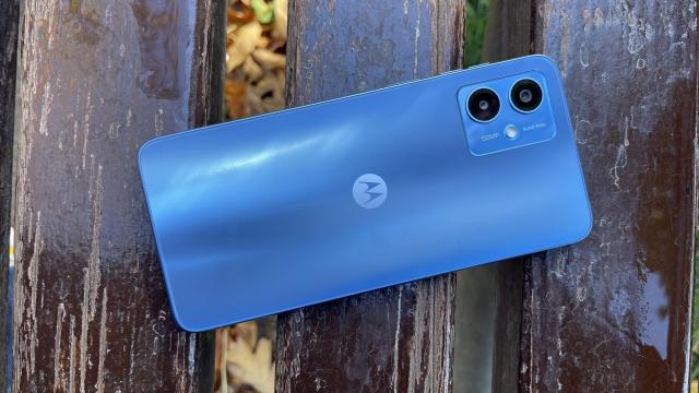 <b>Motorola moto g14: Benchmark-uri de nivel entry, peste moto g23 la unele capitole</b>Motorola moto g14 nu este un powerhouse, nici pe departe, dar nu strică să aflăm cum se descurcă la testele de performanță și tocmai de aceea apare și această secțiune de benchmark-uri. Ca reminder, telefonul costă doar 549.99 lei