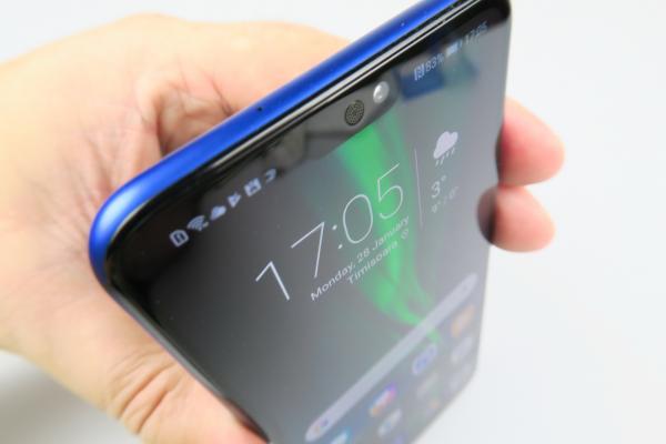 Huawei Honor 8X: Display nu prea luminos, OK mai degrabă la interior decât în bătaia soarelui