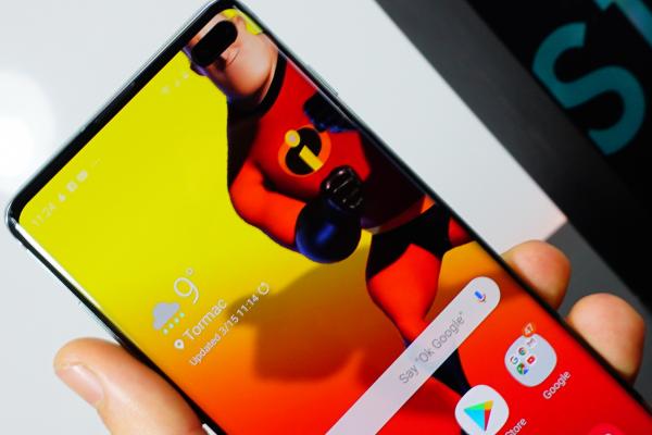 Samsung Galaxy S10+: Display Dynamic AMOLED care trebuie văzut pentru a fi crezut