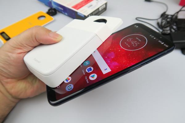 Motorola Moto Z3 Play: Hardware cu upgrade-uri incrementale, 65% acelaşi pachet de dotări