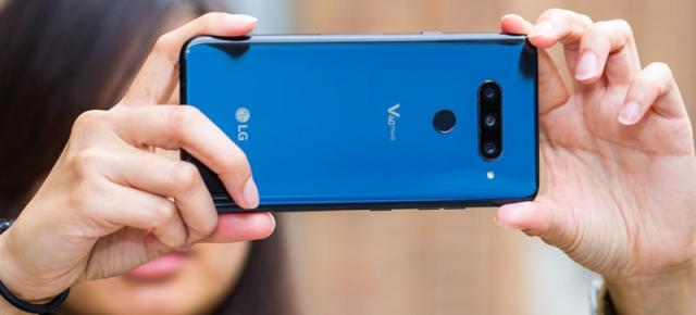 Preț și disponibilitate LG V40 ThinQ în România