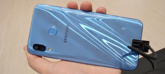 Preț și disponibilitate Samsung Galaxy A30 în România