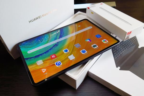 Huawei MatePad Pro Unboxing: tabletă cu multe premiere + stylus şi tastatură într-un bundle de iPad Killer (Video)