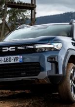 Dacia conduce într-o piață în scădere; Electrificarea câștigă teren în preferințele românilor