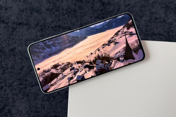 Samsung Galaxy A57: Display cu imagini care te captivează, acum margini mai subțiri 