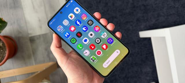 Samsung Galaxy A37: Display neschimbat de la predecesor, nu se umblă nici la muchii
