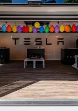 Tesla a deschis primul magazin de tip Pop-Up Store din România; Se află în Iulius Town, Timișoara