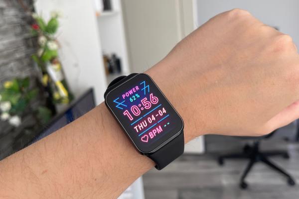 Xiaomi Smart Band 8 Pro Review: brăţară cu ecran mai mare decât un ceas, acum şi cu nişte curele mai chic (Video)