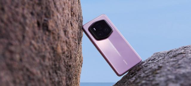 Honor Magic 6 RSR Porsche Design acum și pe roz, pregătit de lansarea globală