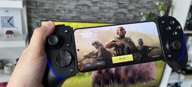 RAZER Kishi Ultra Review: controller-ul care îți transformă smartphone-ul sau tableta în consolă portabilă, cu grip-uri ca de DualSense V2 (PS5)
