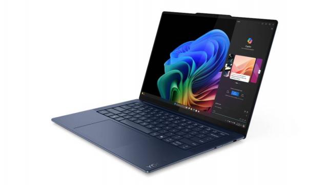 <b>Primul laptop cu procesor Snapdragon X Elite apare în fotografii: Lenovo Yoga Slim 7 14.5”</b>Qualcomm a anunțat deja cipsetul Snapdragon X Elite, doar că până acum nu au debutat laptopuri ce integrează această soluție de procesare. Se crede ca aceste CPU-uri pe arhitectură ARM vor concura cu modele M din portofoliul Apple, motiv pentru care