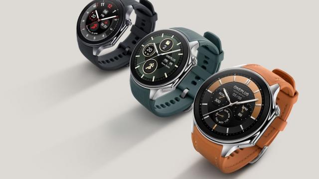 <b>Preț și disponibilitate OnePlus Watch 2 în România</b>De astăzi îl avem disponibil pe cale oficială în România și pe OnePlus Watch 2, terminal anunțat pe final de februarie în cadrul târgului de tehnologie MWC 2024 din Barcelona. Acest ceas se remarcă prin design-ul modern, sistemul 